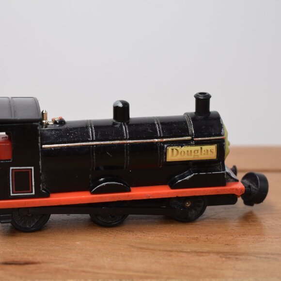 Douglas 10 Bandai Tec 1992 Diecast Trains with Coal Tender Thomas & Friends VTG - Picture 5 of 8